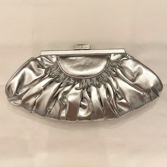 Le Chateau evening clutch with chain shoulder strap - Picture 1 of 6